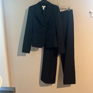 Loft pin strip suit